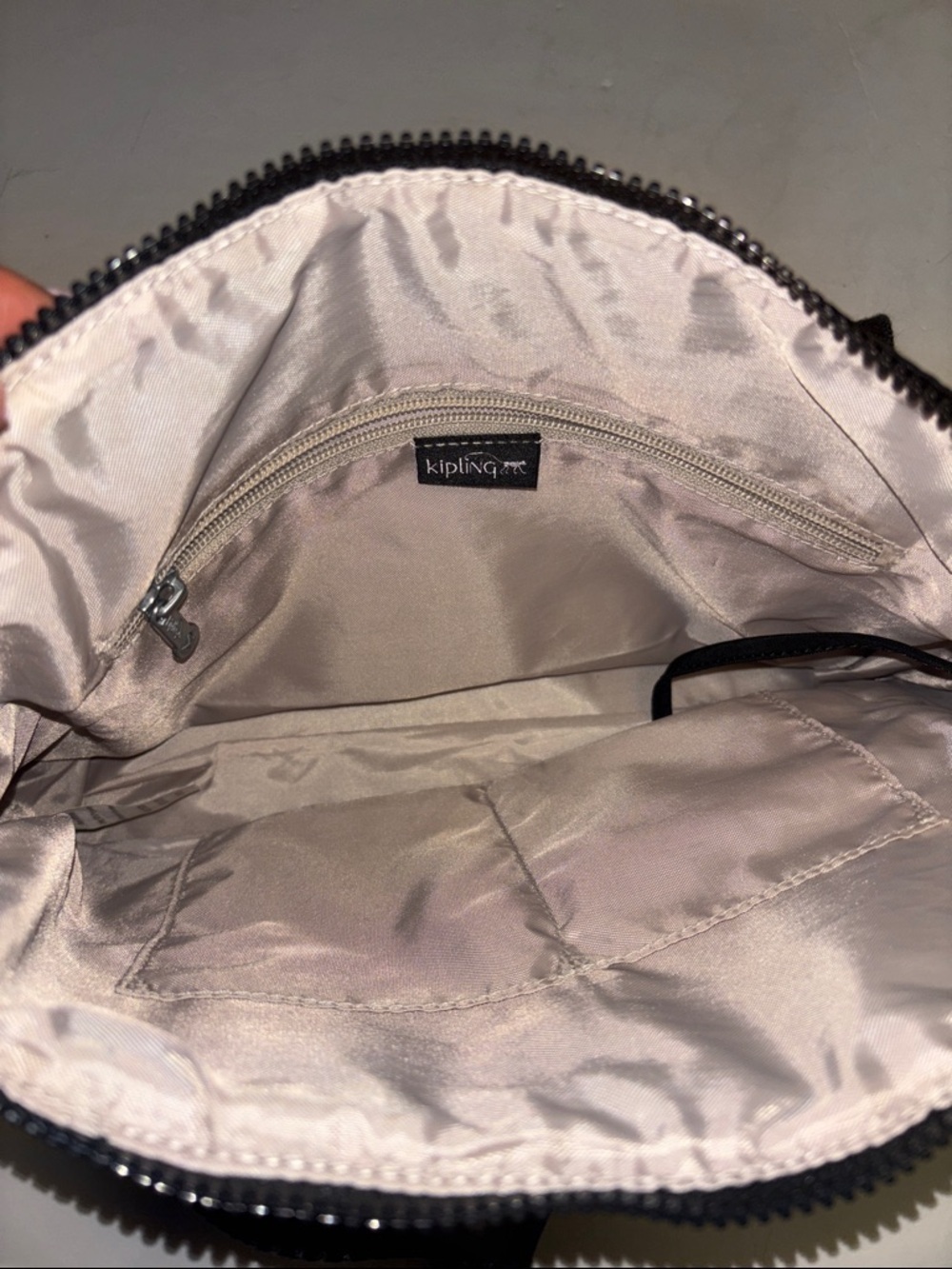 KIPLING..THE “FELICITY”SHOULDER BAG…BLACK NYLON LEATHER HANDLES LOTS OF POCKETS - Picture 8 of 12